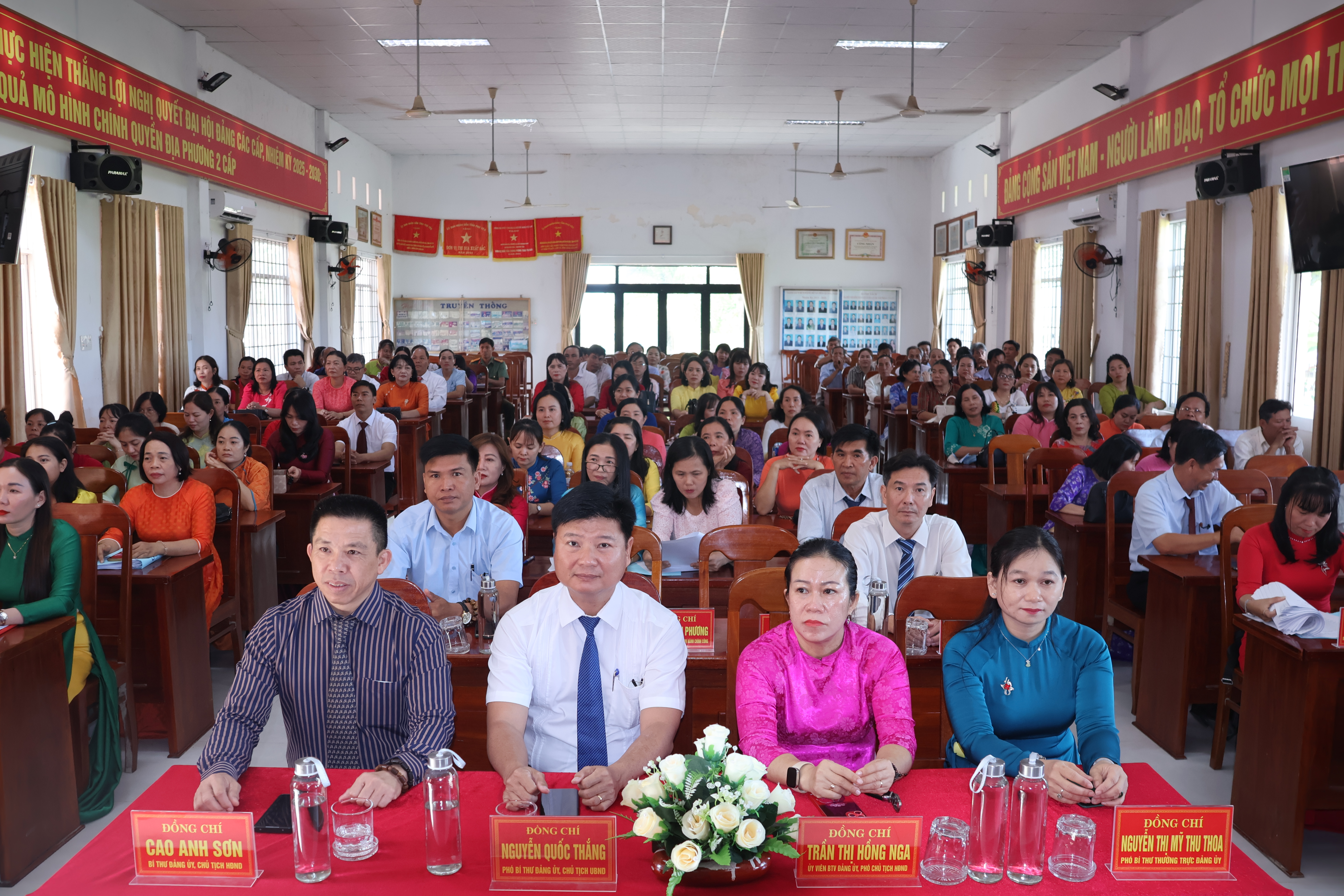 Hội nghị công bố các Quyết định thành lập tổ chức Đảng, trường học sau sắp xếp và công tác cán bộ