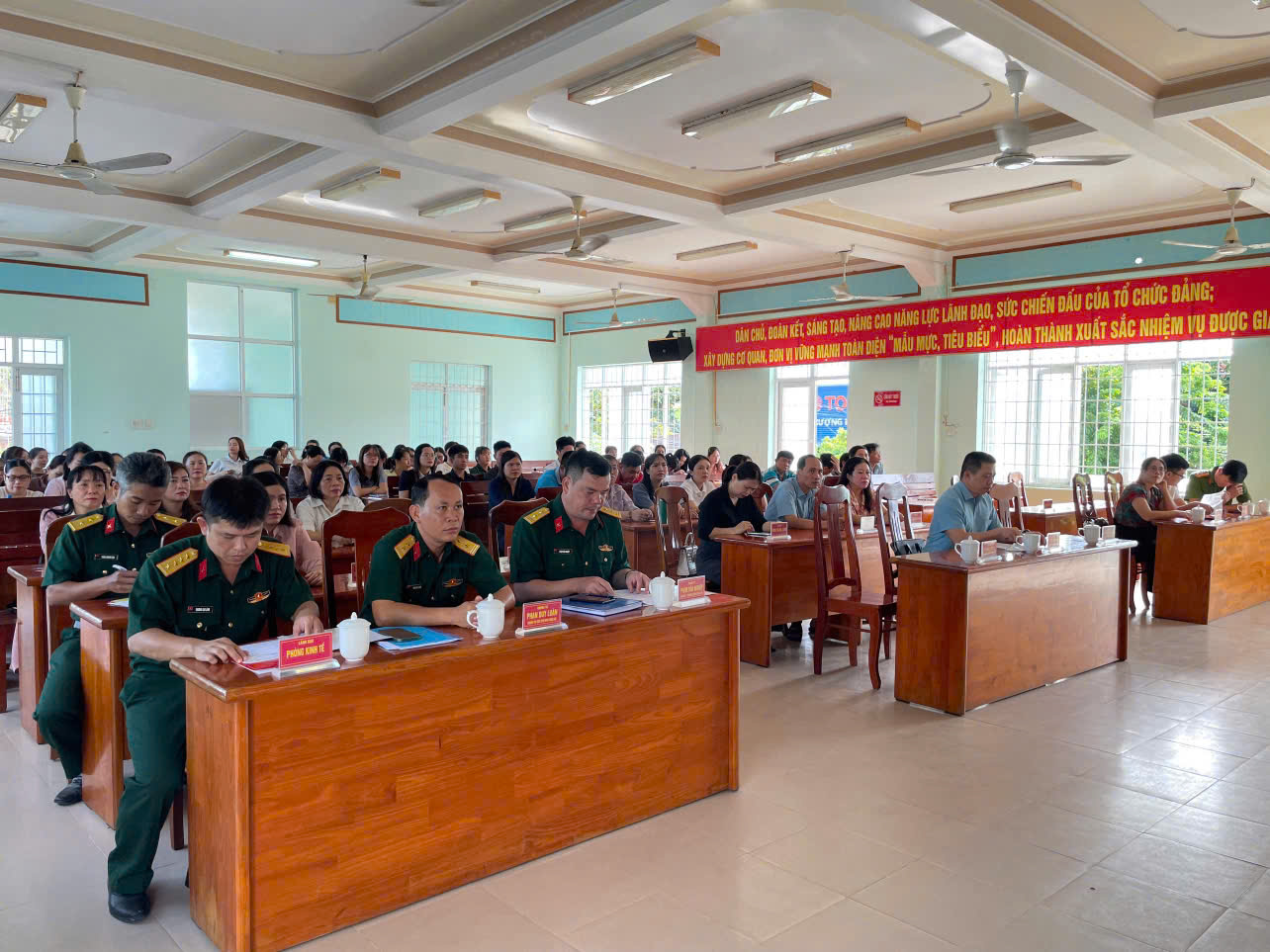 HỘI ĐỒNG GIÁO DỤC QUỐC PHÒNG VÀ AN NINH XÃ PHÚ HÒA 2 KHAI MẠC LỚP BỒI DƯỠNG KIẾN THỨC QUỐC PHÒNG VÀ AN NINH ĐỐI TƯỢNG 4 NĂM 2026